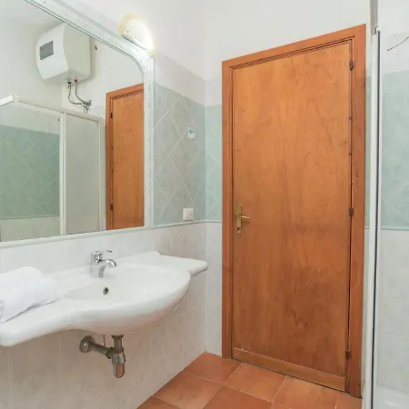 Rei Marina Fronte Mare 31 - Rei425 By Interhome *